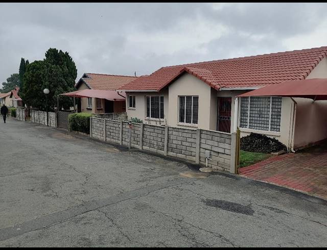 3 bed property to rent in EVANS PARK